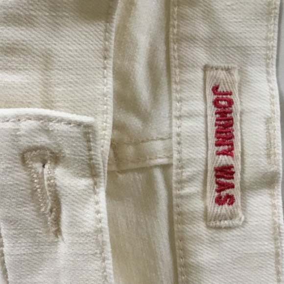 Johnny Was Cream Cropped Jeans with Floral Accents (EUC) - Picture 8 of 8
